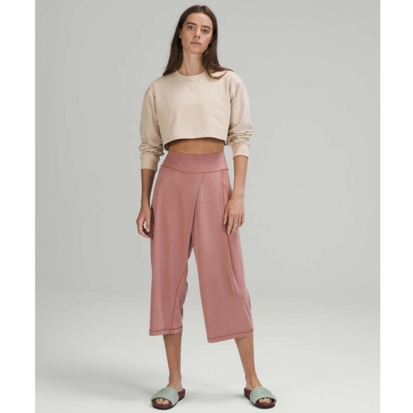 lululemon athletica Pants - Lululemon Wide Leg High Rise Crop Pants in Spiced Chai, Size 4